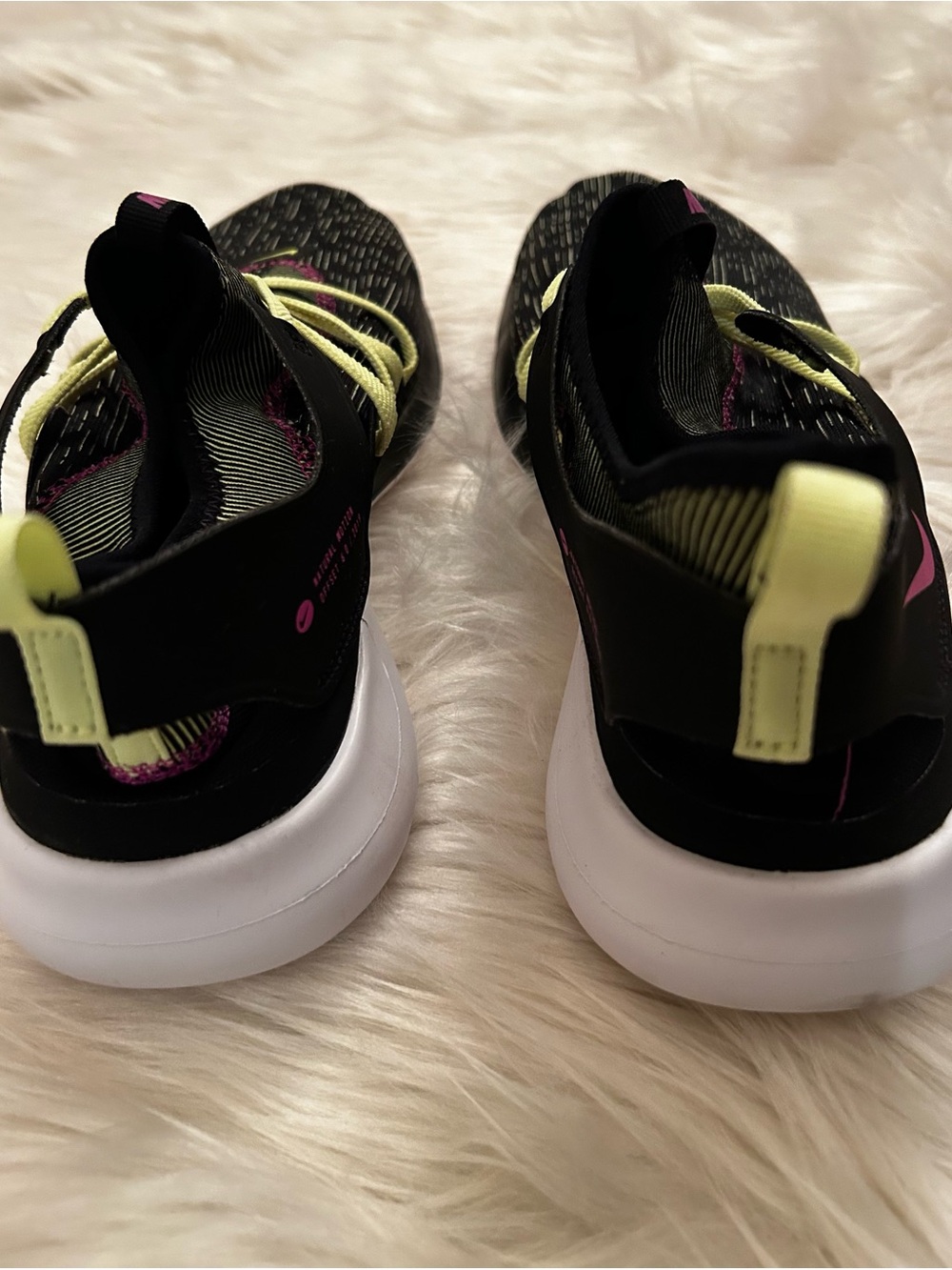 Nike Flex Contact Running Shoes - Picture 3 of 5